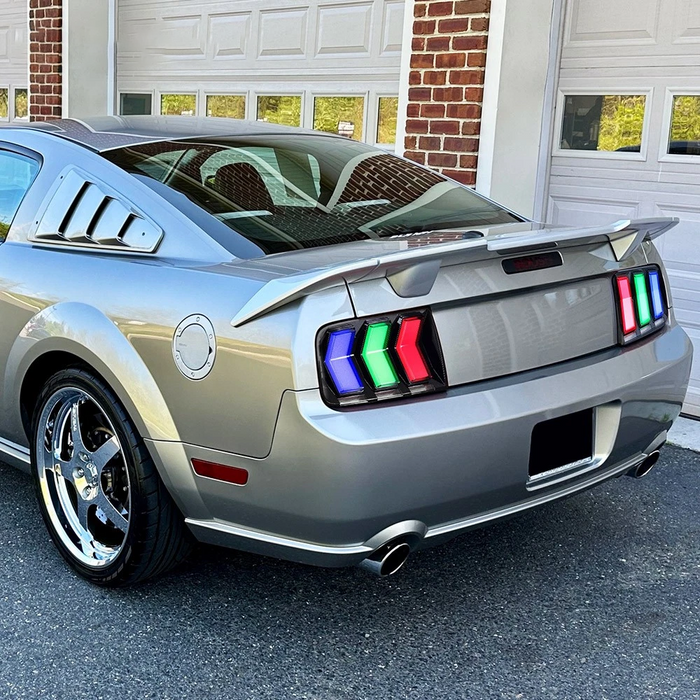 <tc>VLAND</tc> フォード マスタング 2005-2009 用 フル LED RGB テールライト（シーケンシャルターンシグナル付き）