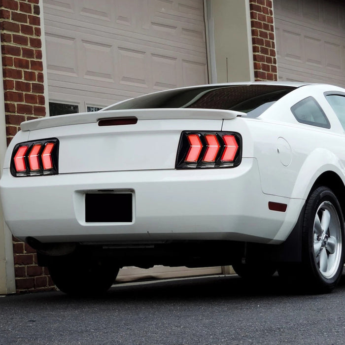 <tc>VLAND</tc> フォード マスタング 2005-2009 用 フル LED RGB テールライト（シーケンシャルターンシグナル付き）